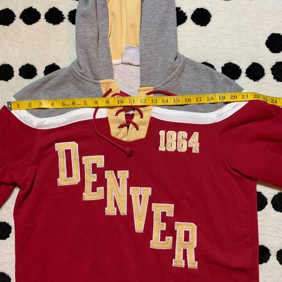 Denver University Pioneers Hockey Jersey Hoodie M Red Champion NCAA Sweatshirt - Picture 6 of 9